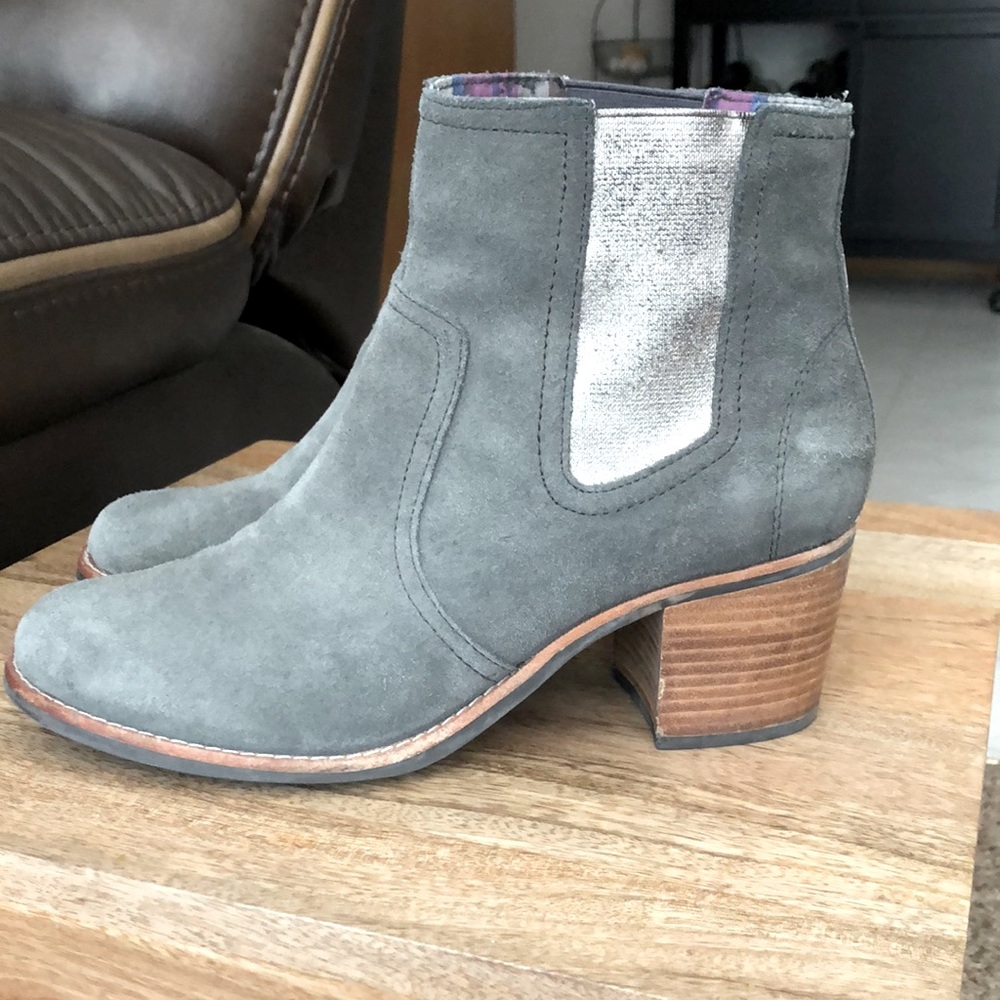Women’s 9.5 Sperry Suede Ankle Boot